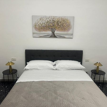 Larisa Home Apartment Рим Екстер'єр фото