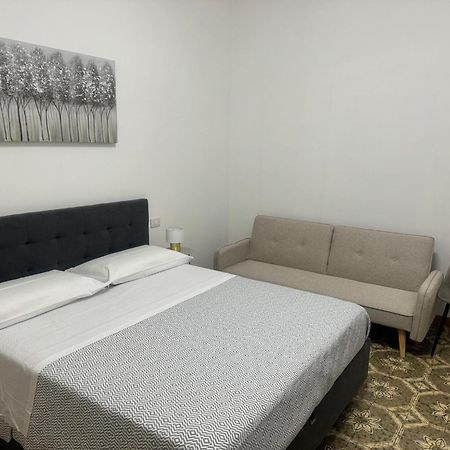 Larisa Home Apartment Рим Екстер'єр фото